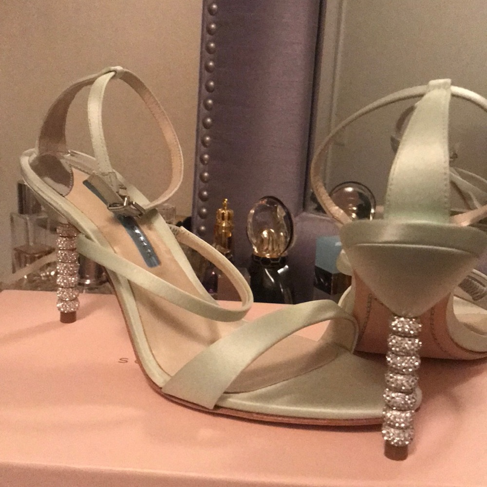 Crystal heel